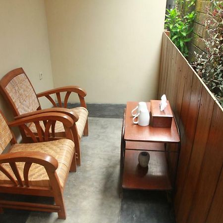 Ndalem Mj Homestay 요그야카르타 외부 사진