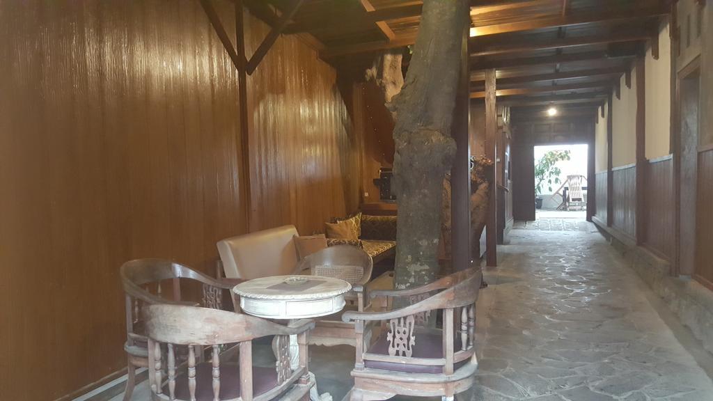 Ndalem Mj Homestay 요그야카르타 외부 사진