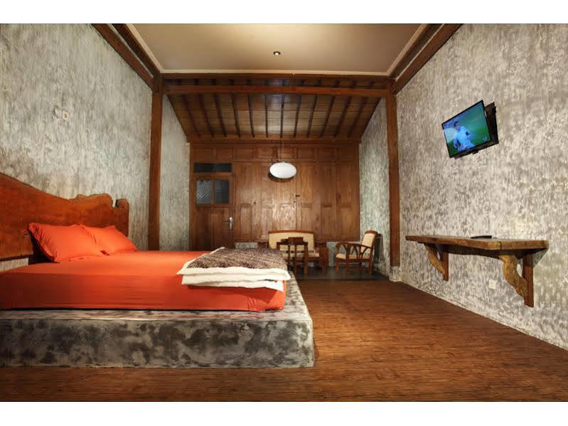 Ndalem Mj Homestay 요그야카르타 외부 사진