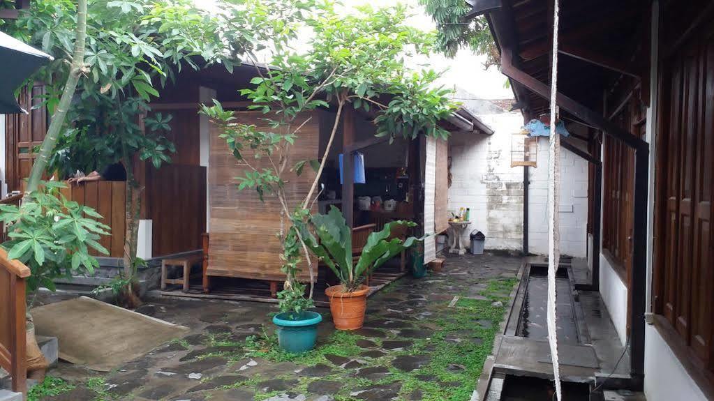 Ndalem Mj Homestay 요그야카르타 외부 사진