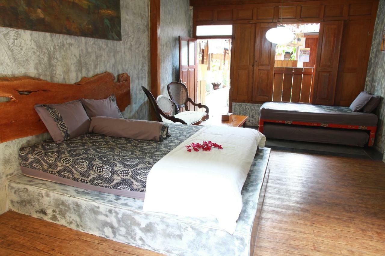 Ndalem Mj Homestay 요그야카르타 외부 사진