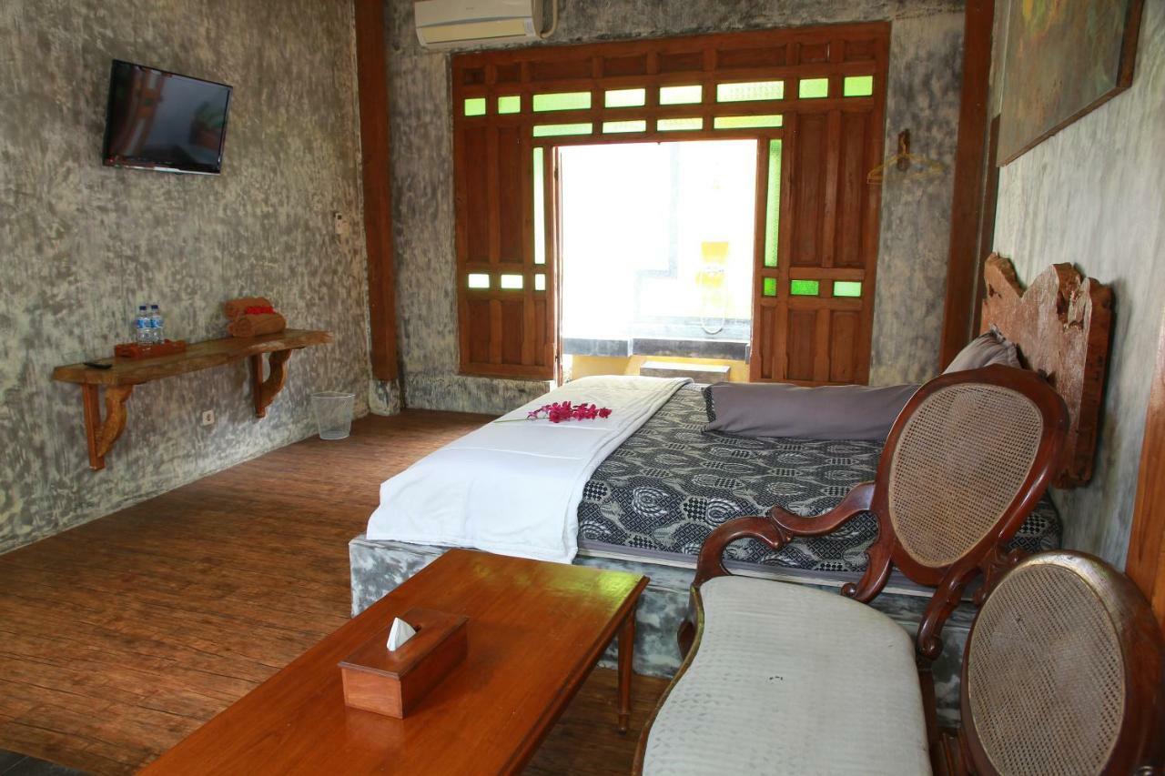 Ndalem Mj Homestay 요그야카르타 외부 사진